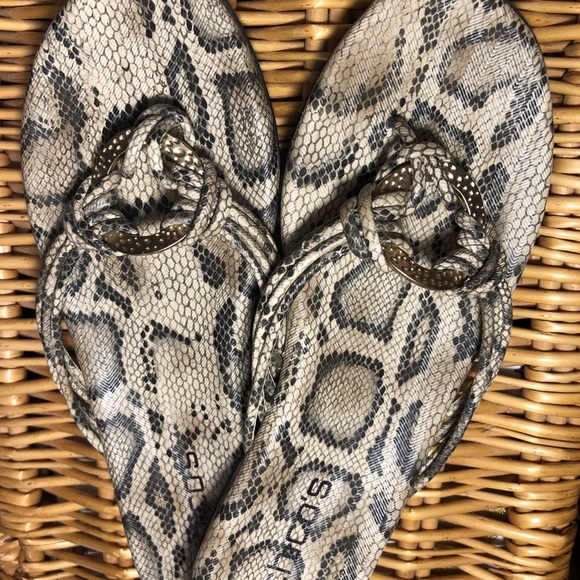 size 8 M CHICOS Ladies Embellished Sandals Cute! - Picture 3 of 8